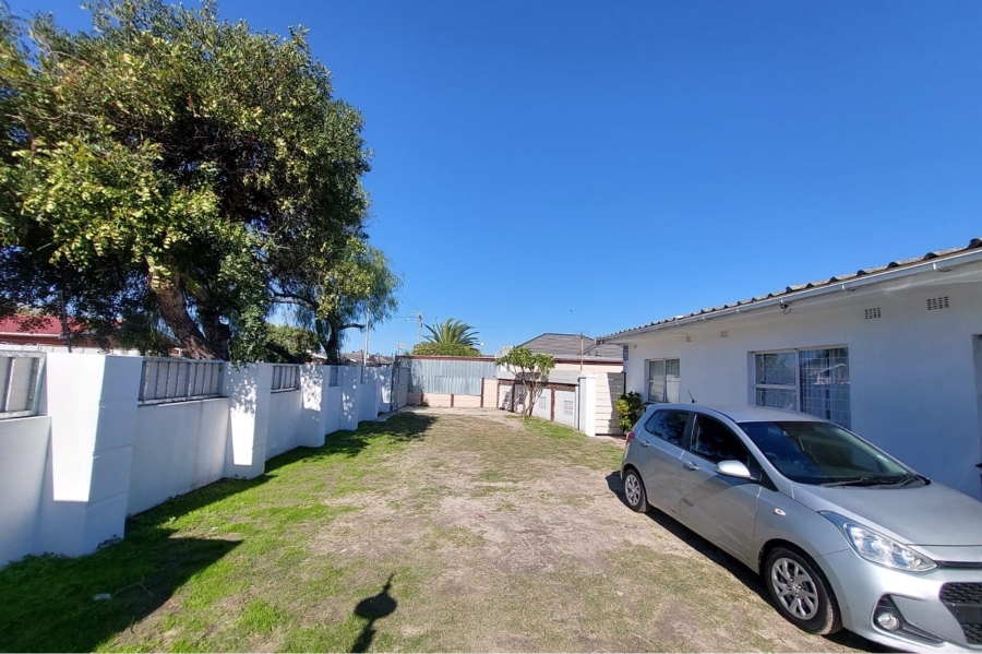 7 Bedroom Property for Sale in Parow Valley Western Cape